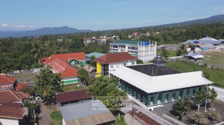 KEUNGGULAN PESANTREN DALAM MENGHADAPI KENAKALAN REMAJA